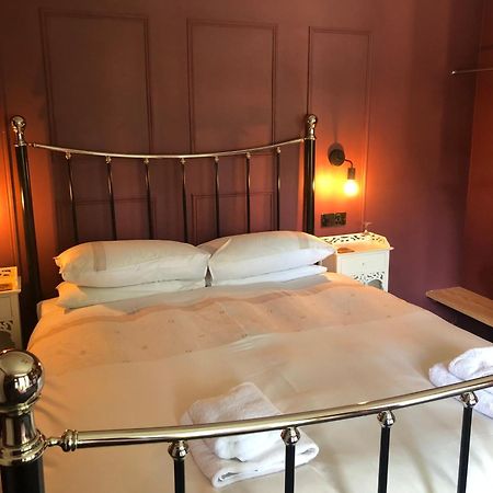 Twin Oaks Guest House Cadnam Bagian luar foto