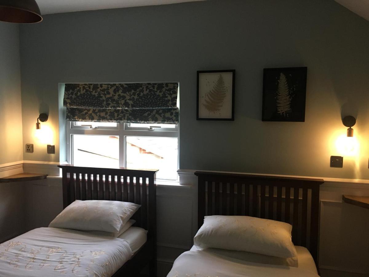 Twin Oaks Guest House Cadnam Bagian luar foto