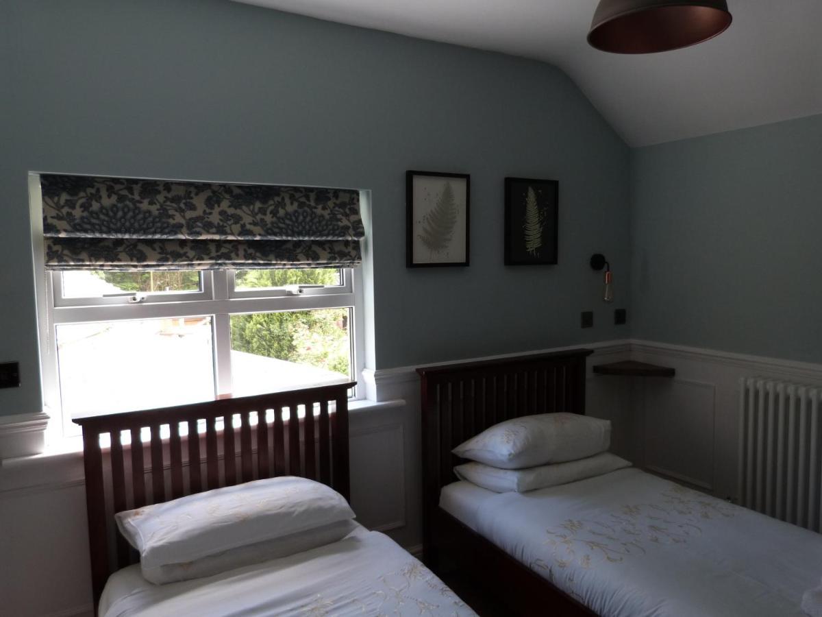 Twin Oaks Guest House Cadnam Bagian luar foto