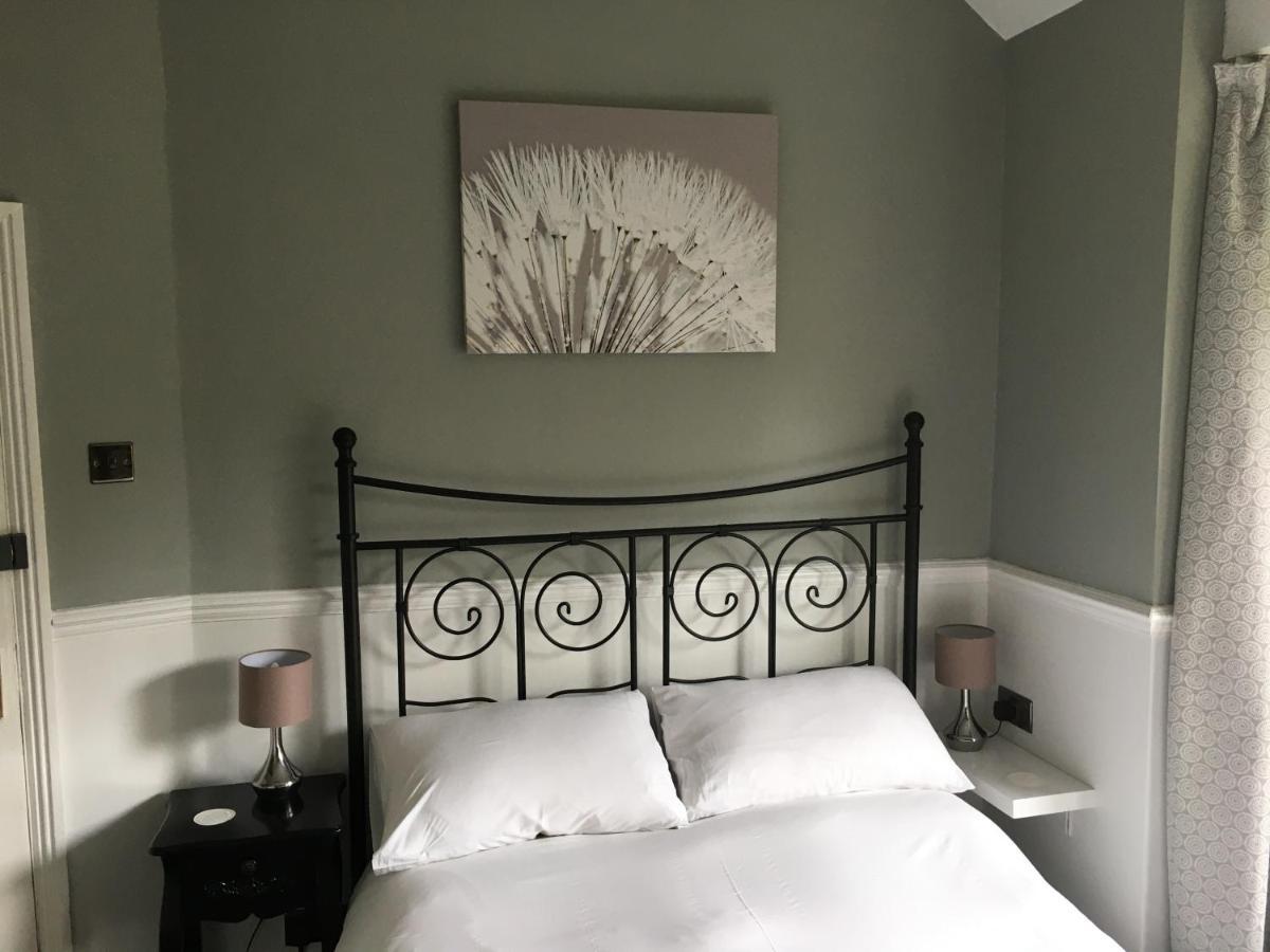 Twin Oaks Guest House Cadnam Bagian luar foto
