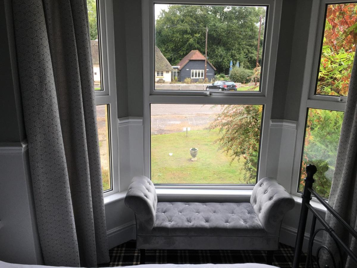 Twin Oaks Guest House Cadnam Bagian luar foto