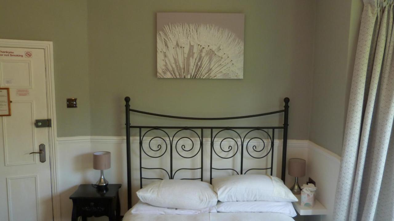 Twin Oaks Guest House Cadnam Bagian luar foto