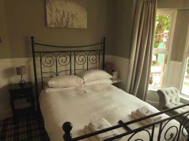Twin Oaks Guest House Cadnam Bagian luar foto