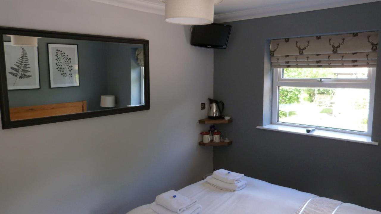 Twin Oaks Guest House Cadnam Bagian luar foto
