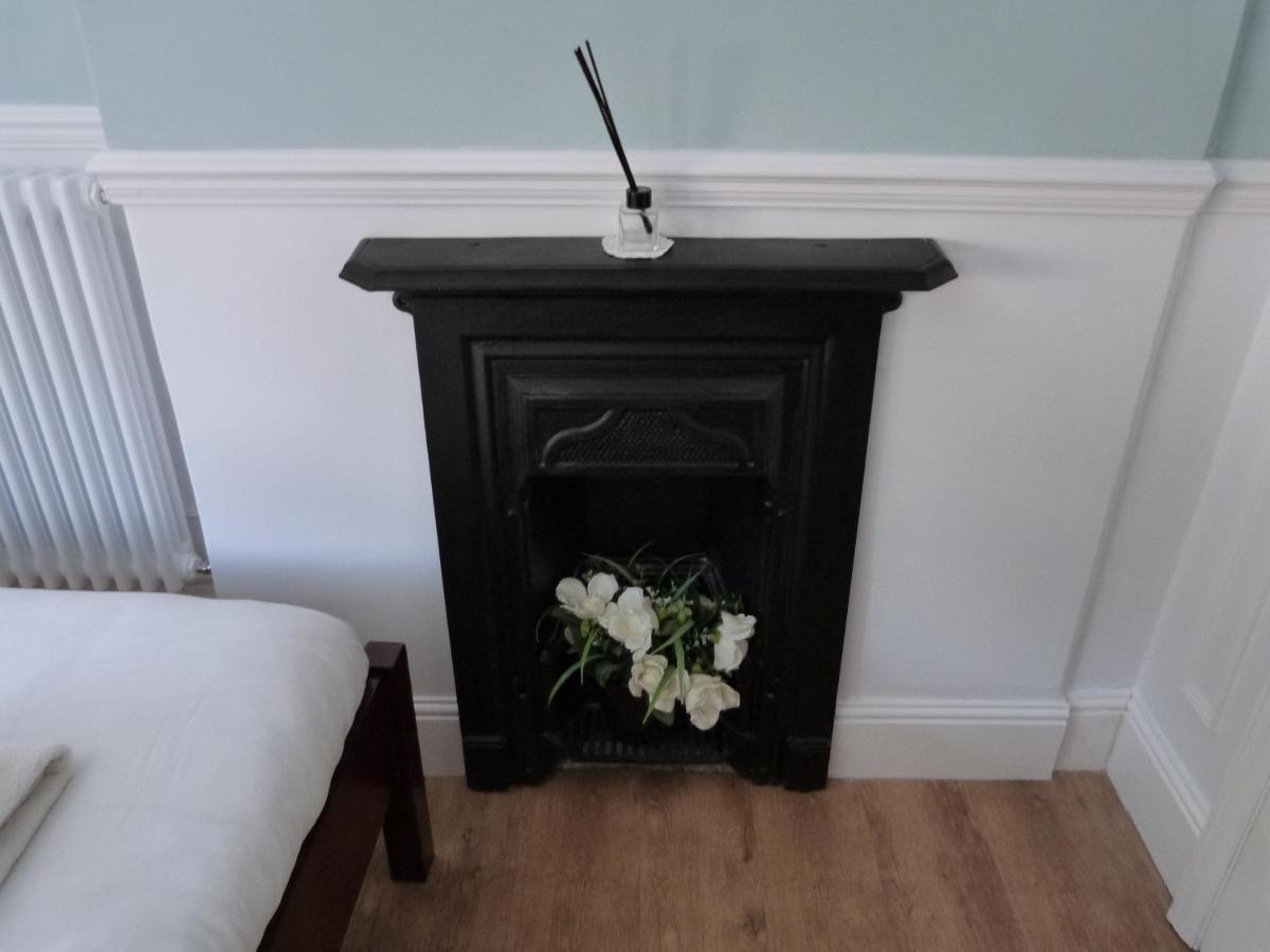Twin Oaks Guest House Cadnam Bagian luar foto