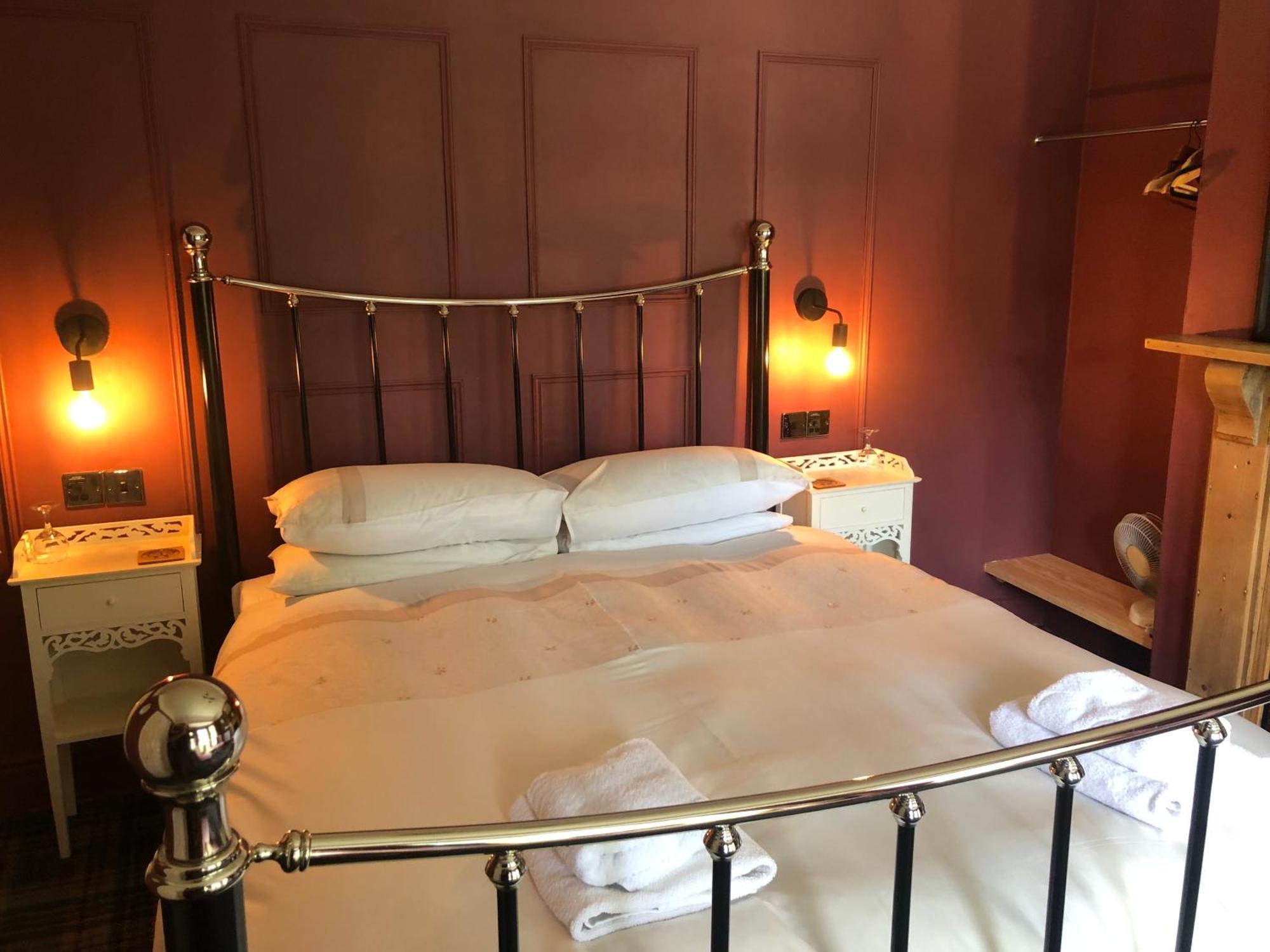 Twin Oaks Guest House Cadnam Bagian luar foto