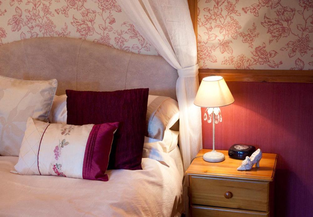 Twin Oaks Guest House Cadnam Bagian luar foto