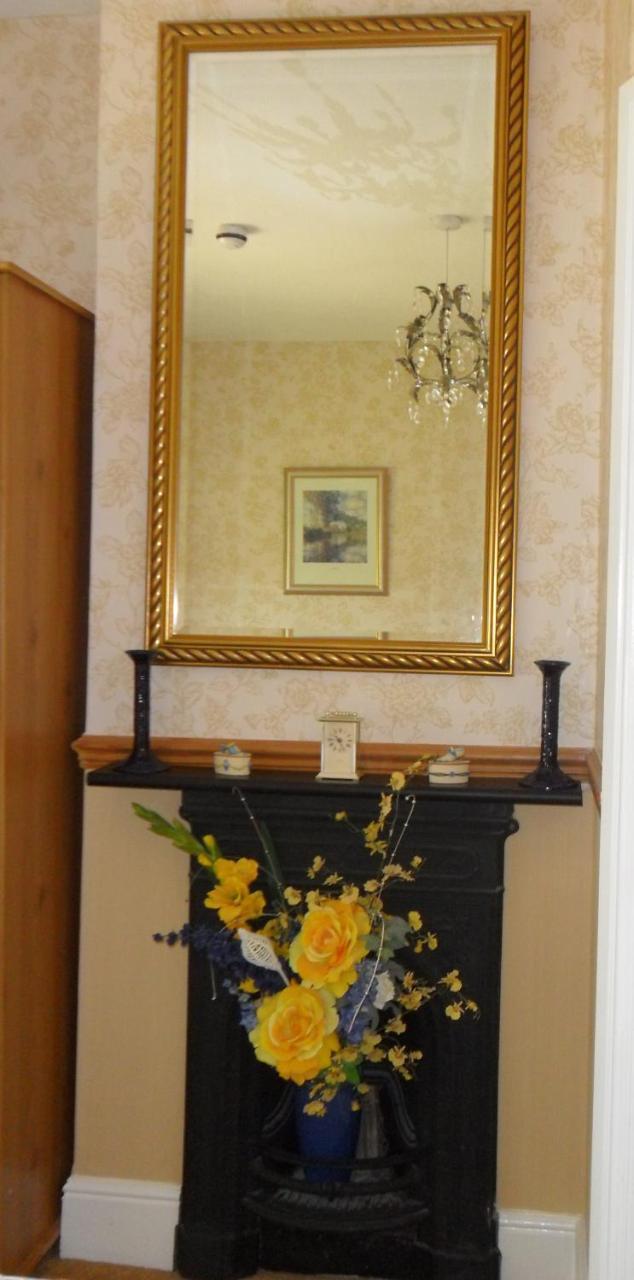 Twin Oaks Guest House Cadnam Bagian luar foto